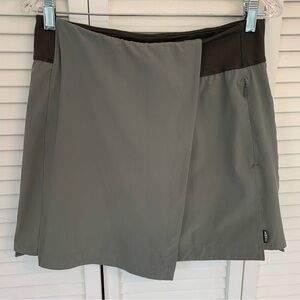 REI Co-Op Screeline Skort Skirt Sage Green Hiking Camp UPF 50+ Stretch Womens S